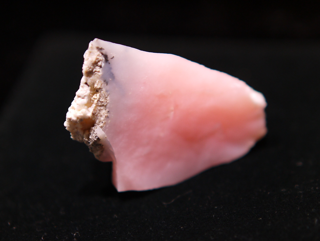 ピンクオパール ペルー産 原石(高品質)