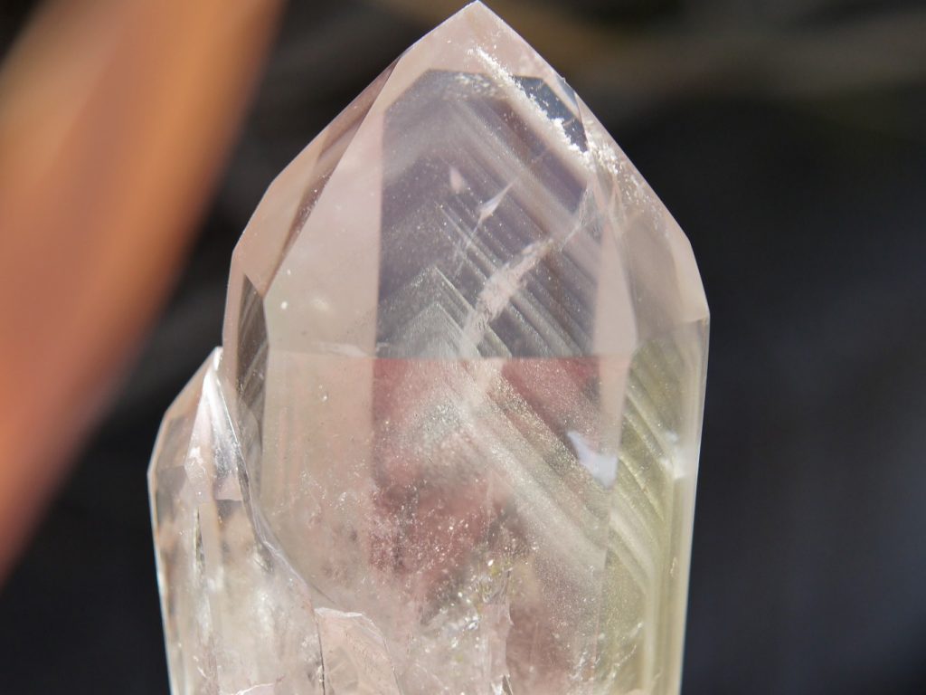 ファントム水晶ポイント磨き・200g　ブラジル産