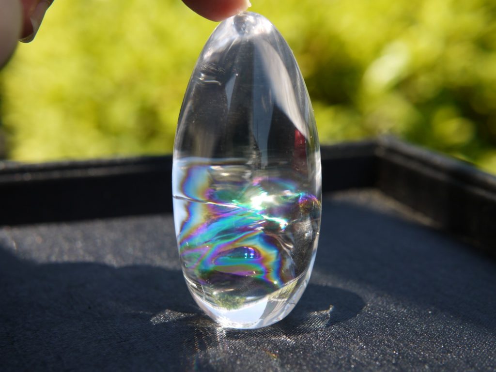 シバリンガム水晶　マニカラン産　レインボー入り　極上