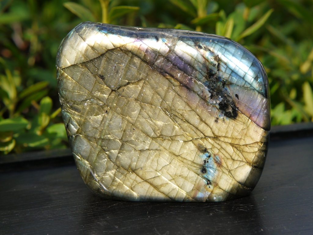 ラブラドライト磨き　　ゴールド　337g