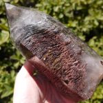 ガーデン水晶ポイント磨き・台付き　1080g　ブラジル産